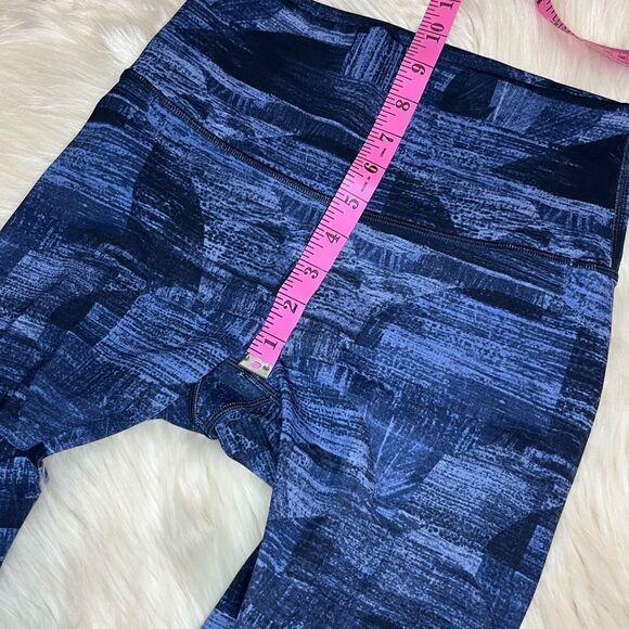 Lululemon Wunder Under Crop Hi-Rise sz 6 - Picture 5 of 6